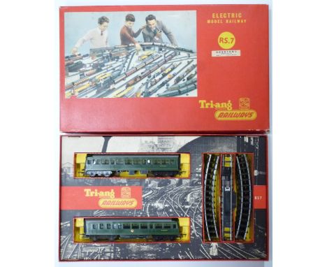 Tri-ang 00 gauge model railway&nbsp;passenger&nbsp;train set, RS.7, in original box.&nbsp;