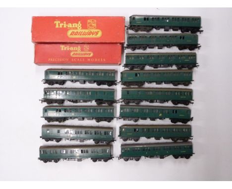 Fifteen Tri-ang and Hornby 00 gauge model railway Southern EMU Power cars, Trailer cars and coaches.&nbsp;