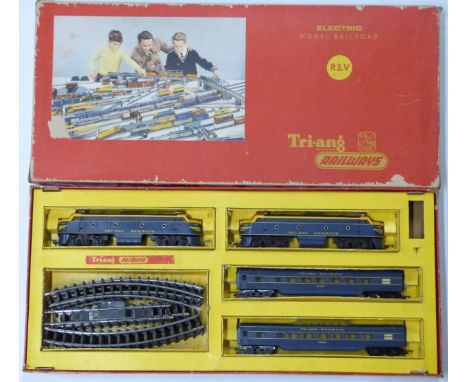 Tri-ang 00 gauge model railway train set, R3.V, in original box.&nbsp;