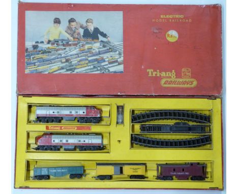 Tri-ang 00 gauge model railway goods train set, R3.L, in original box.&nbsp;