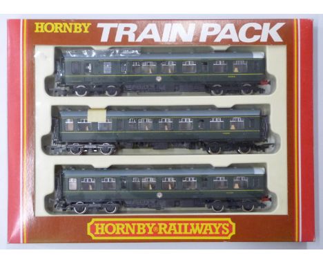 Hornby 00 gauge model railway BR 3-Car Diesel Multiple Unit Cass 110 Train Pack, R.369, in original display box.&nbsp;