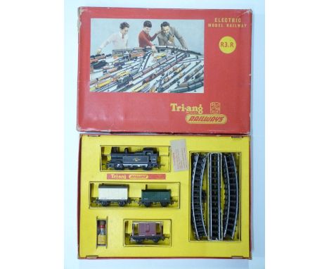 Tri-ang 00 gauge model railway goods train set, R3.R, in original box.&nbsp;