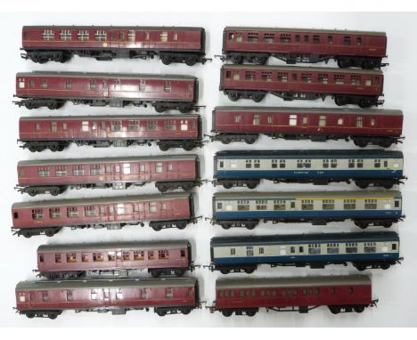 Fourteen Tri-ang and Tri-ang Hornby 00 gauge model railway coaches.&nbsp;