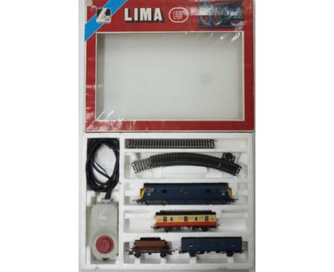 Lima 00 gauge model railway First Layout diesel train set, 103400, in original display box.&nbsp;