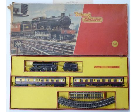 Tri-ang 00 gauge model railway&nbsp;Holiday Express train set, RS.29, in original box.&nbsp;