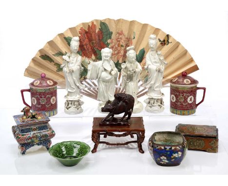 Group of Oriental porcelainChinese and Japanese, to include four Chinese Dehua porcelain models, three of Guanyin and one of 