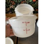 Lot de 7 bacs à mesurer 2 qt avec couvercles