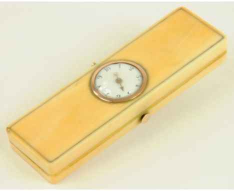 A GEORGE III GOLD MOUNTED IVORY TOOTHPICK BOX, THE LID INCORPORATING A WATCH WITH SINGLE GOLD HAND, ENAMEL DIAL SLIGHTLY CHIP