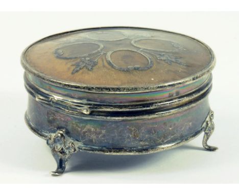 A GEORGE V SILVER TRINKET BOX WITH SILVER INLAID TORTOISESHELL INSET LID, BIRMINGHAM 1913
