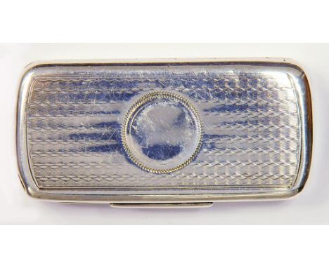 A VICTORIAN SILVER SNUFF BOX, THE DOUBLE LID INCORPORATING A STEEL RASP, ENGINE TURNED, BIRMINGHAM 1875