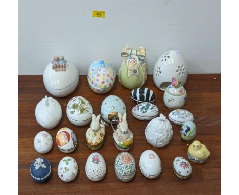 A collection of ceramic trinket boxed and ornaments to include Wedgwood, Princes Royal, Villeroy & Boch and othersLocation:If