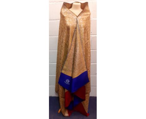 An Emirates Kashmir Shawl Centre pure superior Indian Kashmiri shawl in gold and silver coloured metallic thread having a wid