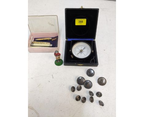 Salmoiraghi Murano sighting/surveying compass in case, various penknives, late 19th/early 20th century livery buttons, and a 
