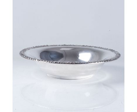 AMERICAN SILVER FRUIT BOWL   Makers mark R + B Co, circular with gadroon border, 320g, 24cm diameter 