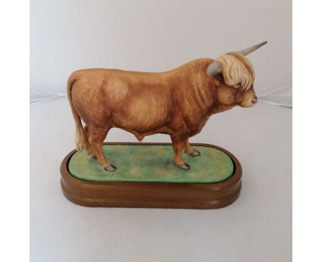 Royal Worcester figure of a Highland bull 25cm longThe overall condition of this lot is good. There are no visible cracks, ch