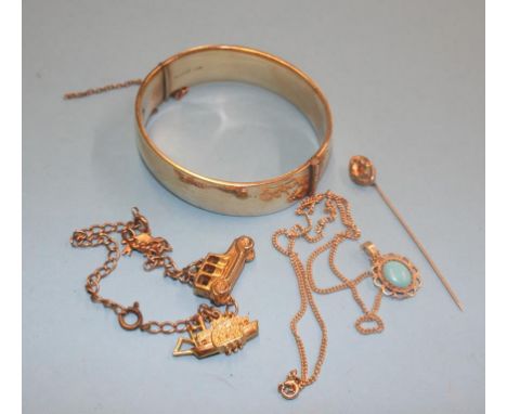 A 9ct necklace, a bangle stamped '9ct RG', a pin etc.