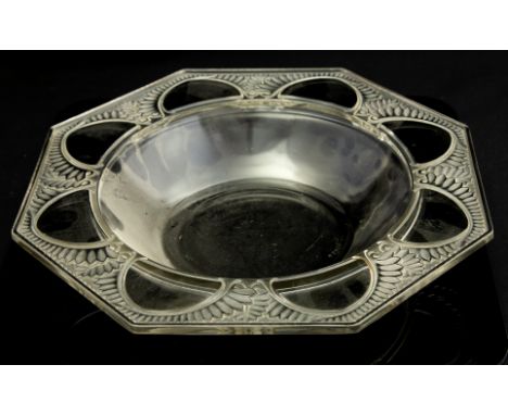 Lalique, a 1930's Art Deco Lalique Marley bowl, etched mark R. LALIQUE, width 27cmCONDITION:A few scratches, otherwise good w