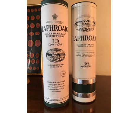 Laphroig 10 year old - 2 bottles Single Islay Malt Scotch whiskey 1990s, 70cl, 40% (2)
