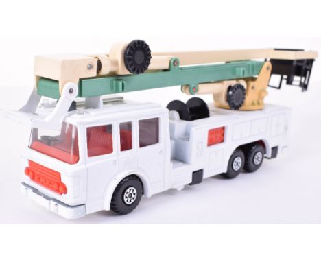 Matchbox SuperKings K39 ERF Simon Snorkel Fire Engine Rare Pre-Production Colour Trial, white body, metallic green hydraulic 