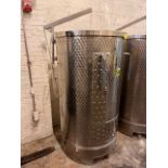 GW Kent 1,100 Litter Stainless Steel Flat Bottom Holding Vessel/Tank with Floating Lid for Distiller
