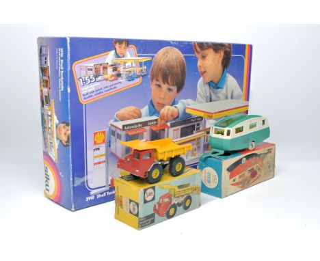 Siku 1/55 diecast model construction issue comprising No. 3910 Service Station. No obvious sign of use in original box. Box d