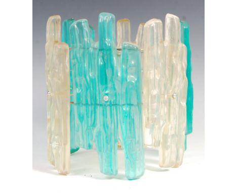 A 20th century retro vintage Lucite 'ice glass' glacier lamp / ceiling light shade having repeating glacier panels of alterna