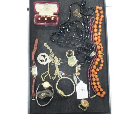 A quantity of mixed jewellery to include a pair of 9ct studs, a 15ct turquoise ring (stones missing), hardstone bead necklace