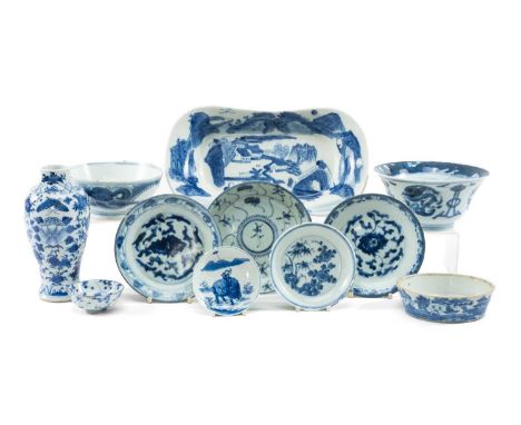 ASSORTED VIETNAMESE & CHINESE BLUE & WHITE PORCELAIN, including three saucers, two deep bowls and a teabowl, modern waisted d