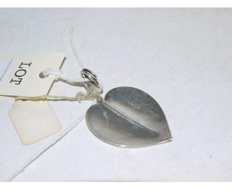A Georgian silver caddy spoon, by A.D. London, 1827, with spade pattern bowl.