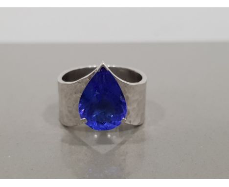 LARGE PEAR CUT 4.26CTS TANZANITE RING SET BEAUTIFULLY IN 18CT WHITE GOLD VERY HIGH QUALITY STONE