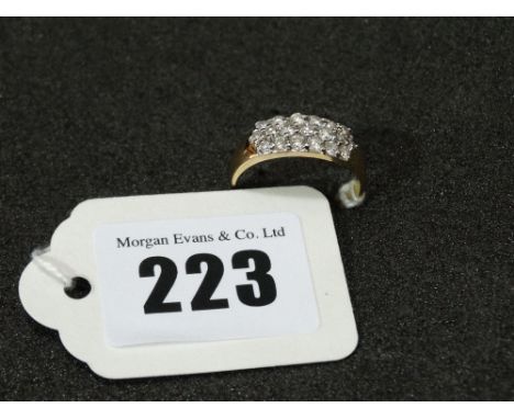 An 18ct Gold MultiStone Diamond Ring
