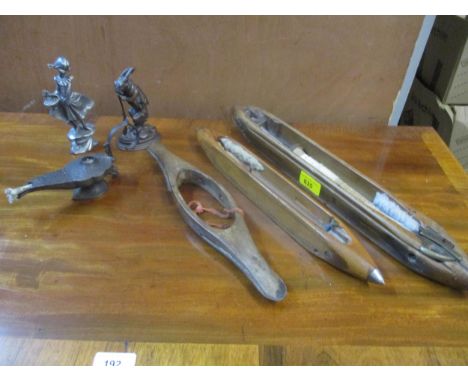 Three 19th century wooden shuttle bobbins, a bronze model of a rabbit with a shotgun, and an oil lamp (6) 
