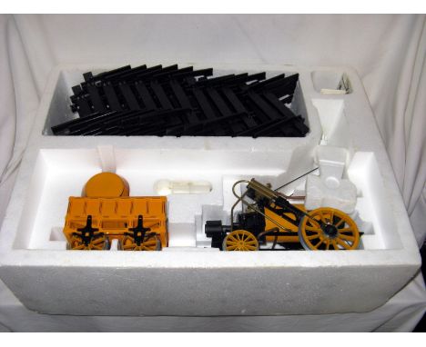 HORNBY G100 'Stephensons Rocket' Live Steam Train Set comprising Rocket Locomotive and Tender, 25 feet of Track, Separate Gas