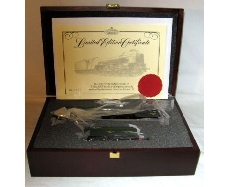 BACHMANN 32-550 BR Green Class A1 4-6-2 'Tornado' # 60163. Mint with a Mint outer plain cardboard Mailer in a Wooden Presenta