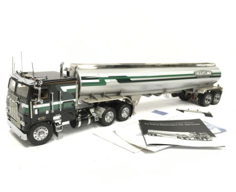 Franklin Mint The Official Freightliner C.O.E. with Tanker 1/32 scale model, comprising Tractor and Trailer Unit. Appear VG/E