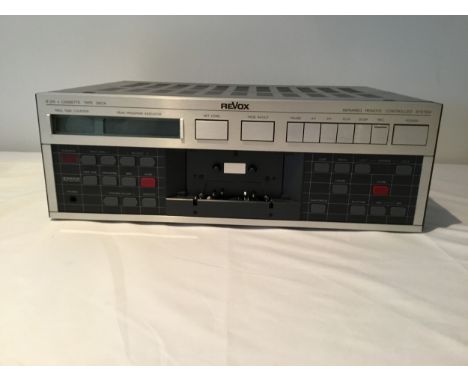 Revox B215 cassette tape deck Powers up and assumed to work ok, but no warranty implied. The Revox B215 is a high-end cassett