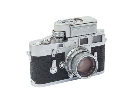 LEICA M3 MIT BELICHTUNGSMESSER, 1954-1958, Ser. Nr.: 781800, Objektiv Summicron 1:2/50 (1280290). Normale Alters- und Gebrauc