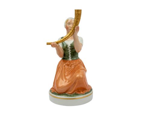 ROYAL COPENHAGEN "Kristine Svendsdatter übergibt das Goldene Horn", 20. Jh. Entwurf von Holger Christensen, Darstellung der k