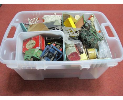 The Contents of an "O" Gauge Model Engineers Workshop. Both pre and post war. Many Hornby items noted. Including wheels, axle