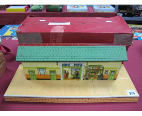 A Post War Hornby 'O' Gauge No. 3 Station, with ramps. Boxed . Box poor.