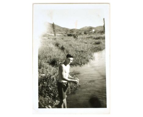 Set of ephemera from a British Korean war veteran including a photo and an envelope with the account of his engagement in the