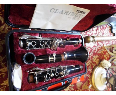 A cased Yamaha clarinet with instructions     Nippon Gakki Z611