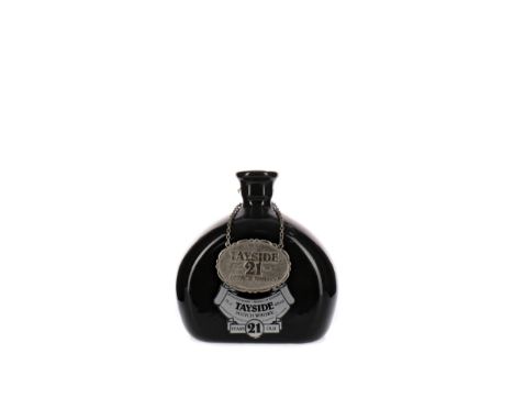 TAYSIDE 21 YEARS OLD Blended Scotch Whisky 75cl, 43% volume.