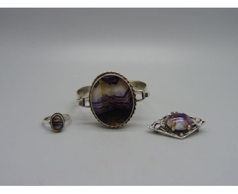 Three pieces of Blue John set jewellery, silver bangle, silver ring, L, and Art Nouveau brooch, (Blue John in bangle 26mm x 3