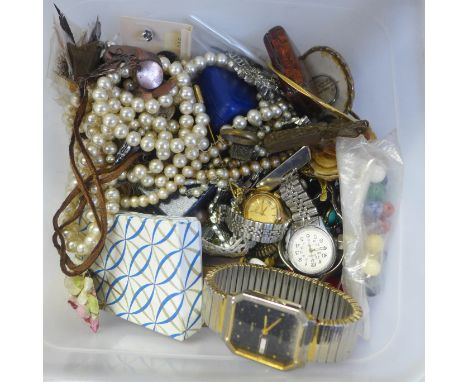 Costume jewellery including vintage 