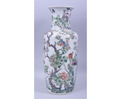 A GOOD 19TH CENTURY CHINESE FAMILLE VERTE PORCELAIN VASE, the body painted with a stylised peacock or phoenix beside a tree a