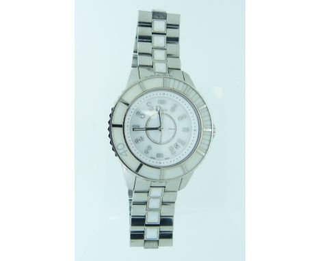 A Christian Dior Christal lady's Wristwatch, model CD113111, stainless steel with quartz movement and corresponding bracelet,