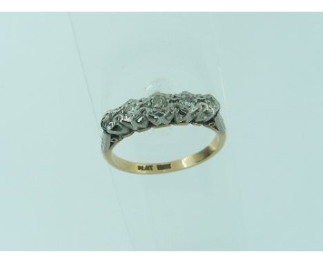 A graduated five-stone diamond Ring, mounted in 18ct gold and platinum, size M.