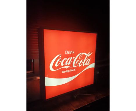 Coca-Cola double-sided Dutch/Belgian light up sign in original condition.    Height: 100 cm. Width: 100 cm. Depth: 20 cm. Con