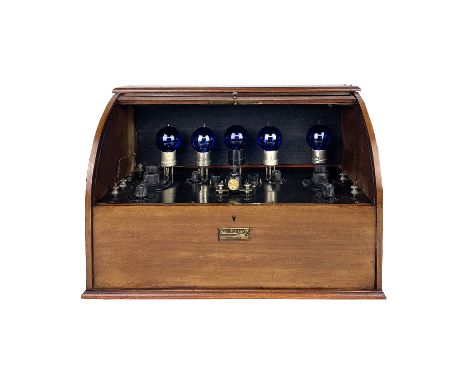 5 tube radio made by Radio-Alterna - François Gautier, France, Paris ca. 1923. This particular model comes in a wooden case w